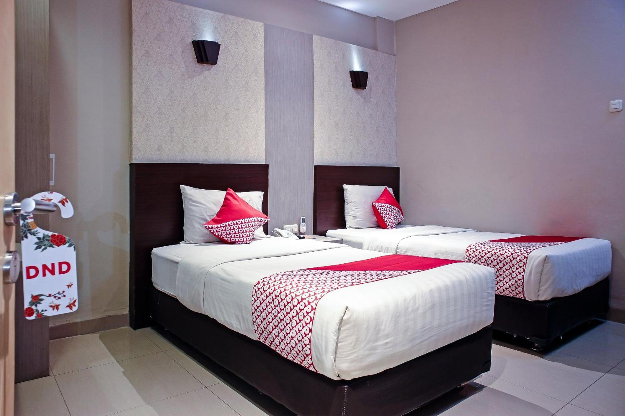 Oyo 1009 Hotel Bumi Malaya Medan Luaran gambar